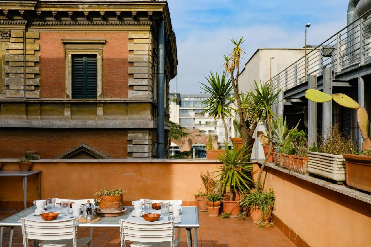 Spacious Apartment With Big Terrace At Colosseum Рим Екстер'єр фото