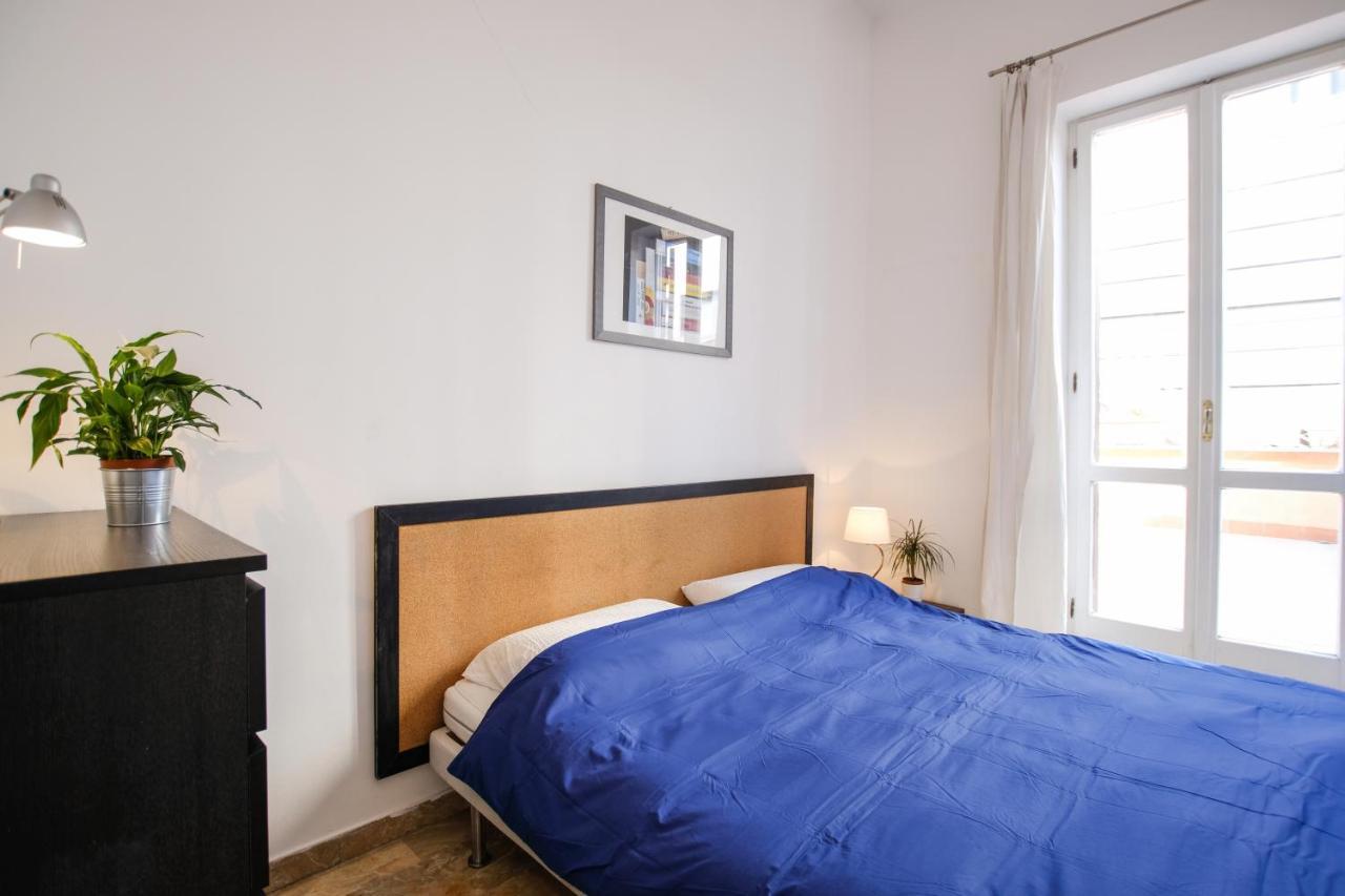 Spacious Apartment With Big Terrace At Colosseum Рим Екстер'єр фото